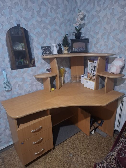 Стол компьютерный