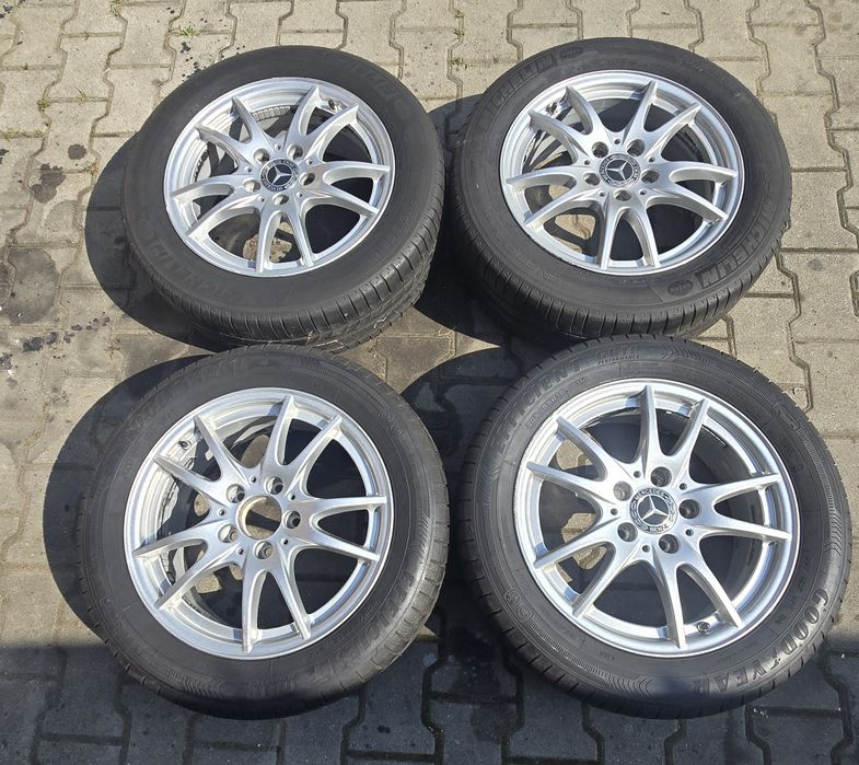 Vând roți originale Mercedes echipate cu anvelope de vara 205 55 16