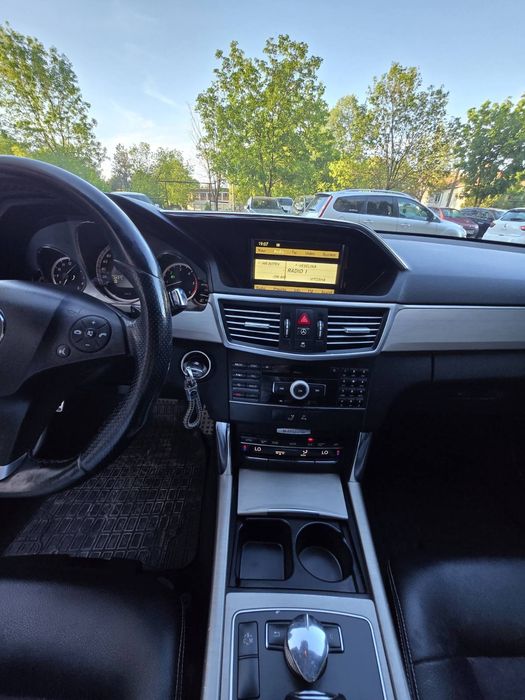 Мерцедес Е 350 v6 перфектен