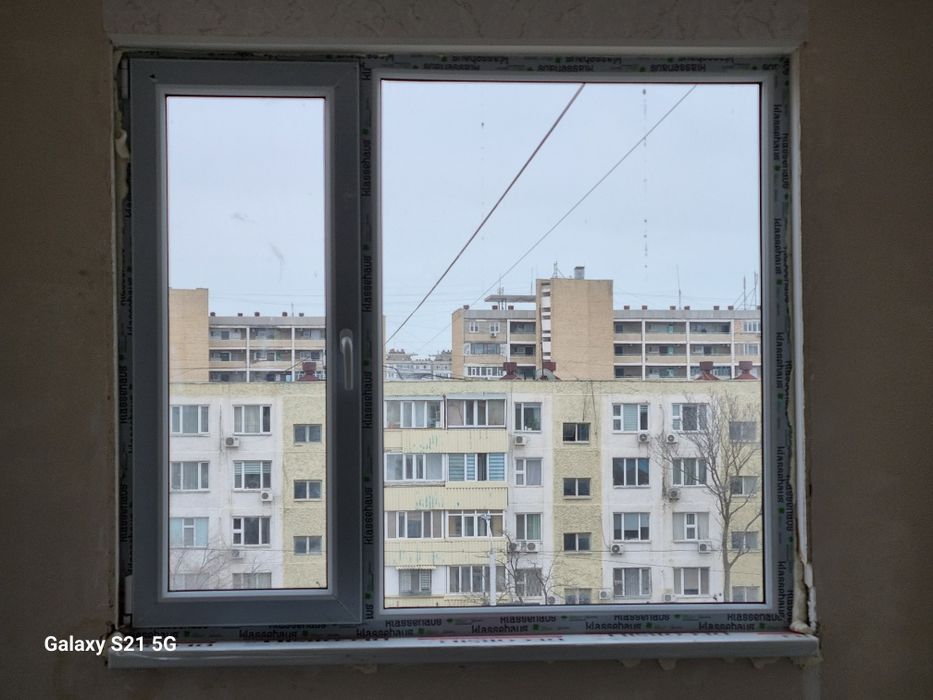 4 пластик терезе сатылады