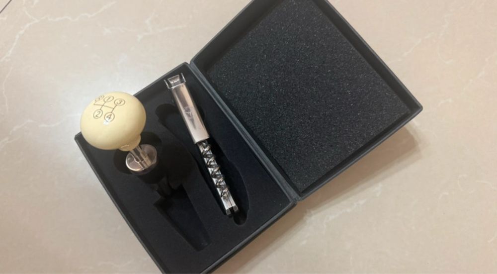 Set pentru sticla de vin Mercedes-Benz 300 SL, bej/argintiu