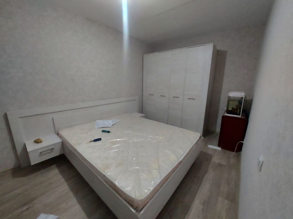 Продам Кровать без матраса
