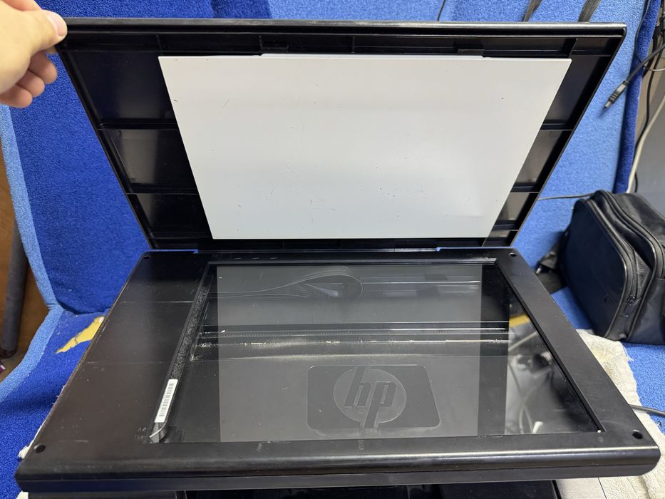 Продам принтер LaserJet M1132 MFP