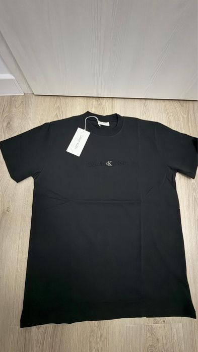 Tricou barbat detalii in pvt