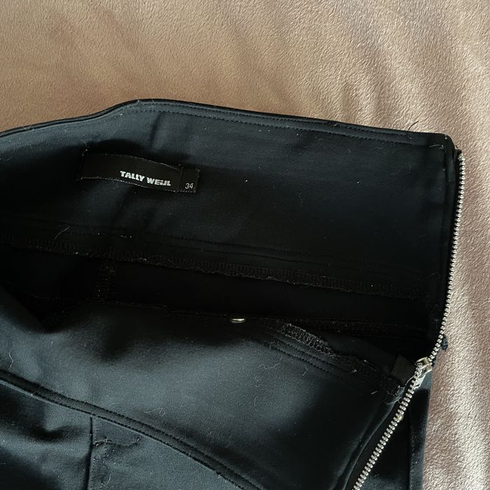 Дамски черен клин Taily Weijl