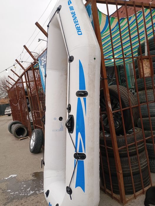 Продам надувную лодку