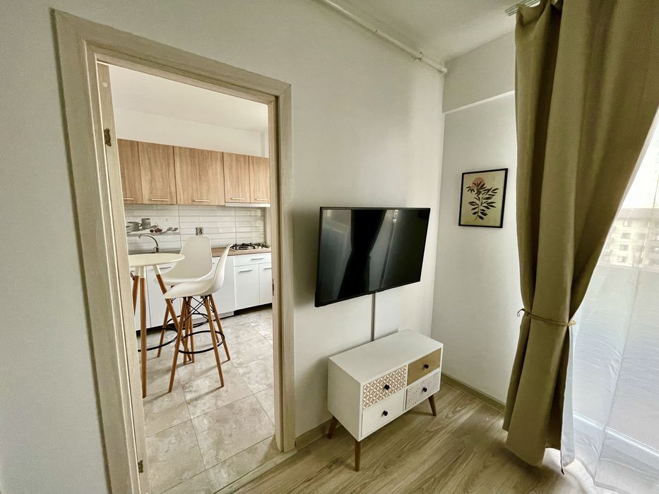 Inchiriez garsoniera mobilata elegant - Militari Residence