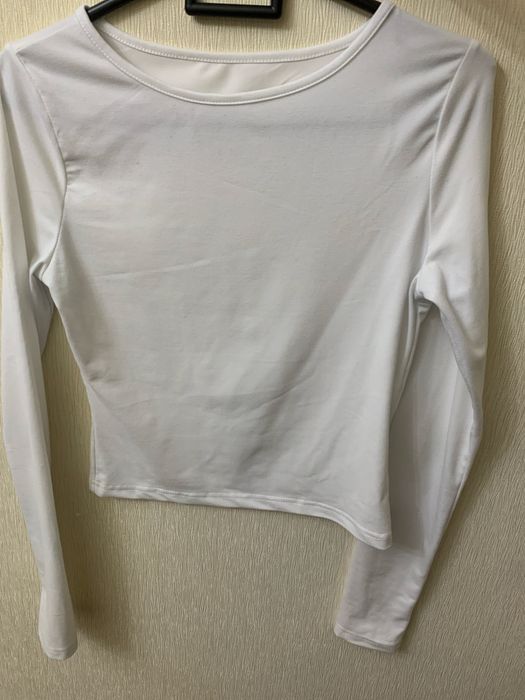 Лонгслив белый и черный с широким воротником