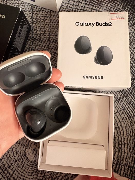 Продам наушники Galaxy Buds 2