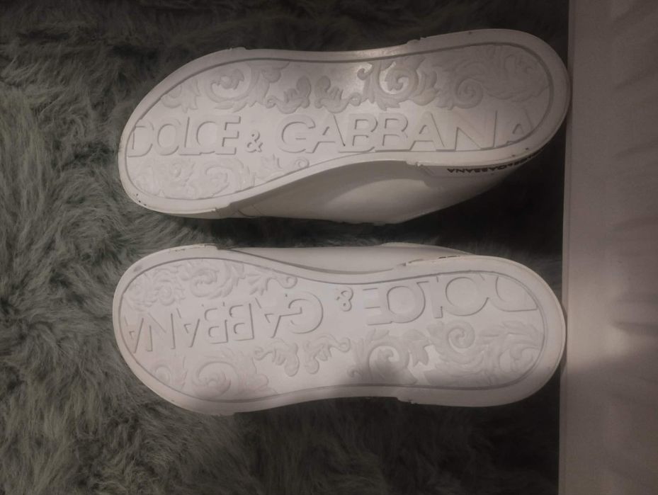 Vand urgent adidasi de calitate