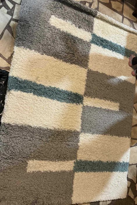 Продавам килим Шаги