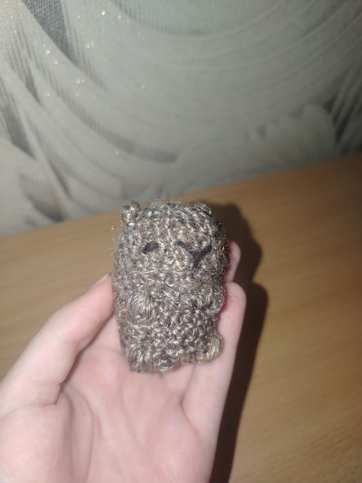 Вязанная капибара брелок