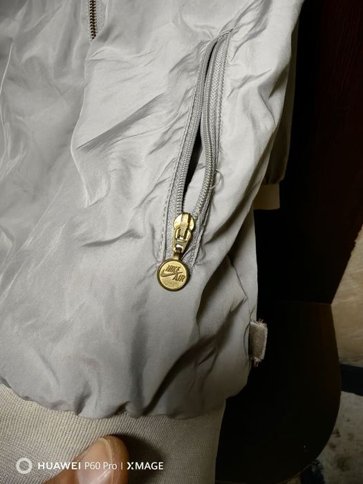 Nike дамско тънко яке ветровка