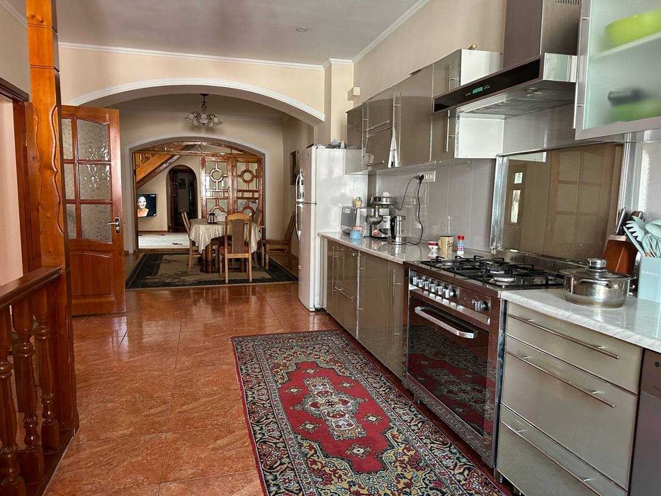 МирзоУлугбек Ойимариқда  6.8 сотиқли  икки этажли  Участка сотила