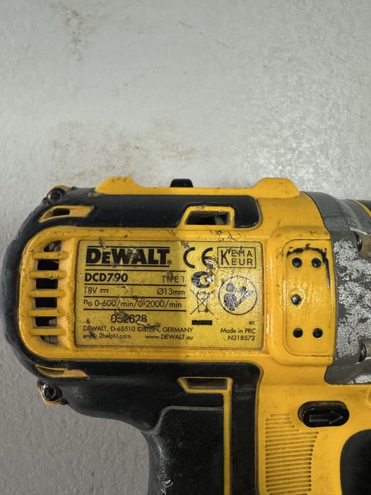 Vand 2 buc Dewalt DCD 790