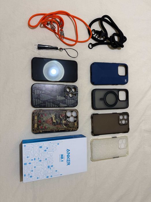 Продавам Apple iPhone 14 Pro 256GB Space Grey в комплект с няколко калъфа и screen протектор.