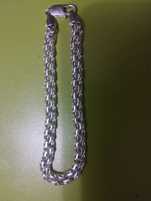 Продам серебряный браслет.