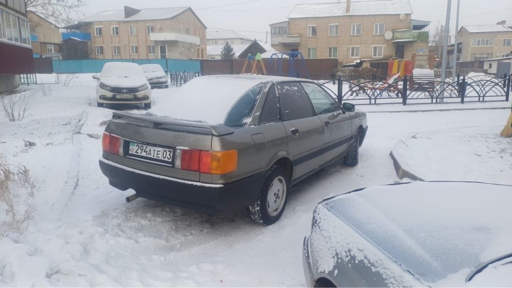 Продам машину Audi 80 1989г.