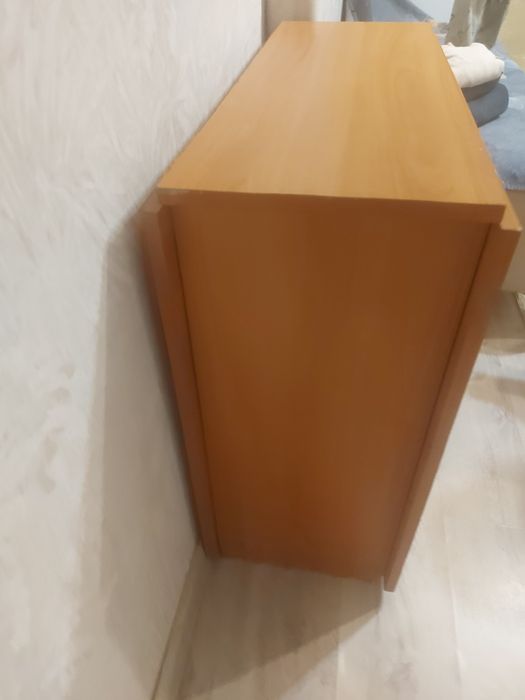 Продам стол книжку