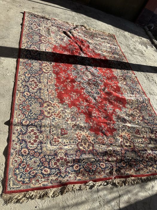 продается три ковра размер 2 на 3 по 300 тысяч