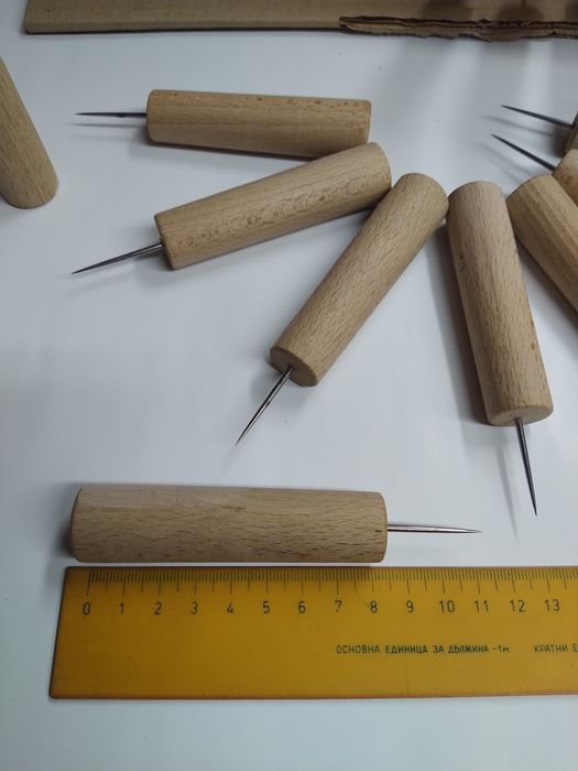Продавам шило с дървена дръжка