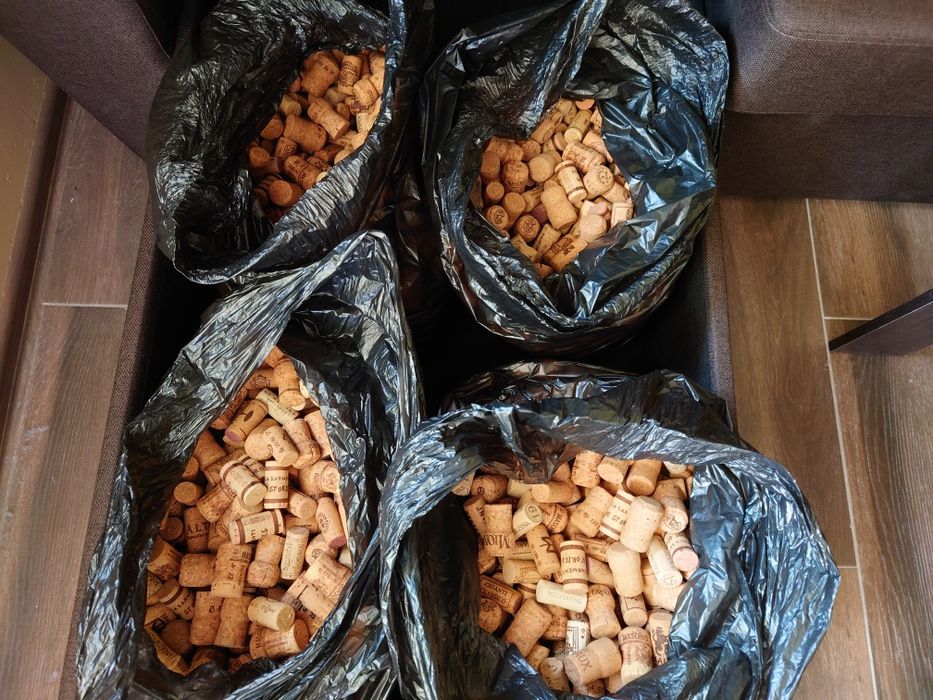 Продавам коркови тапи