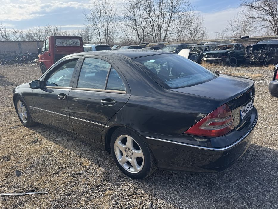 Мерцедвс w203 2.2 дизел 6 ск само на части