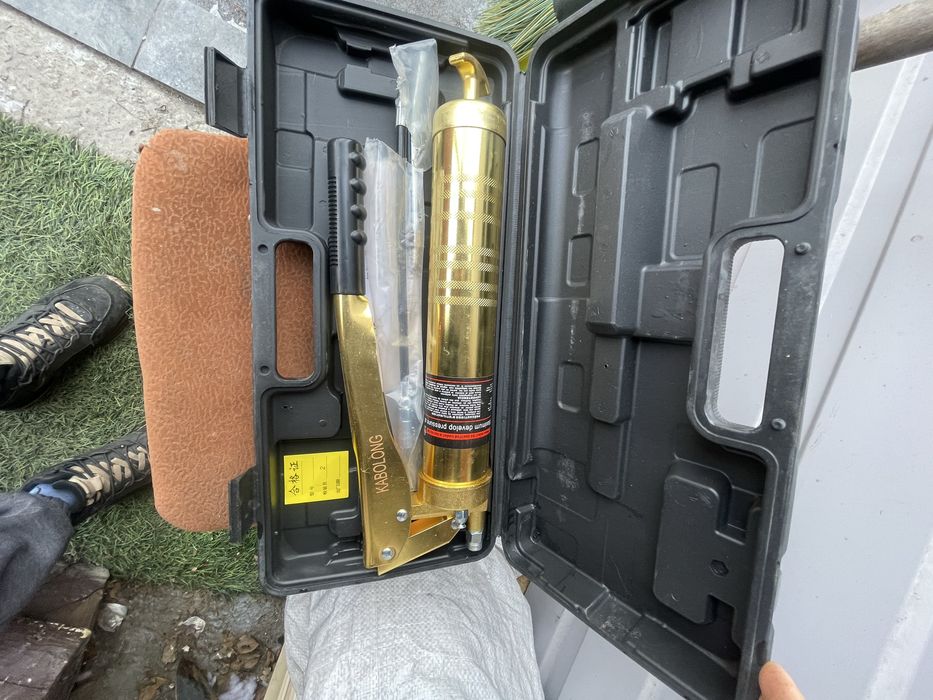 Продам шприц для смазки