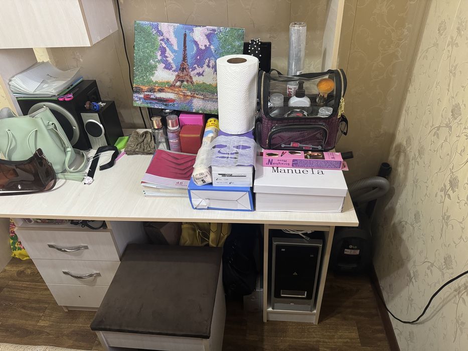 Продаётся компьютер полная комплектация + компьютерный стол новый