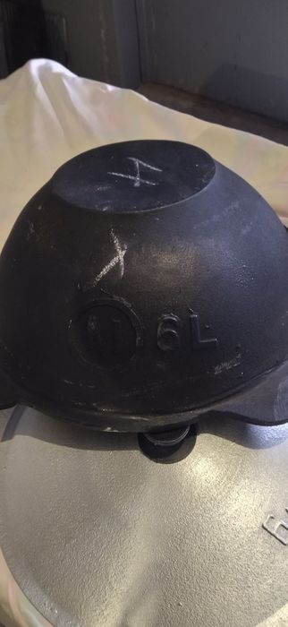 Продам чугунный казан 6 литров