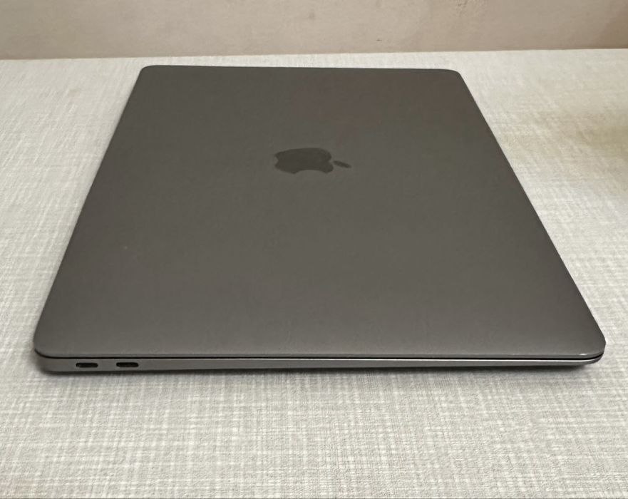 Core i5 2018 Macbook Air 8/256гб аккум-2-3 soat