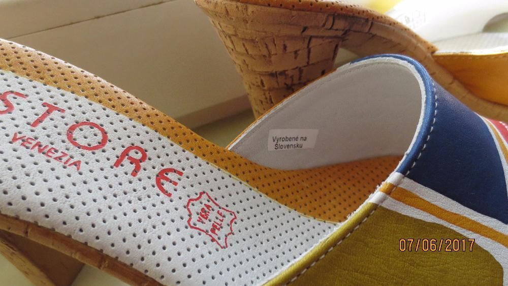 продается женская обувь