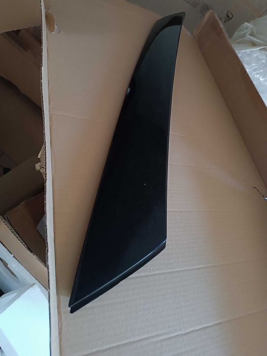 Лайсна- лява челно стъкло за Шкода Румстър