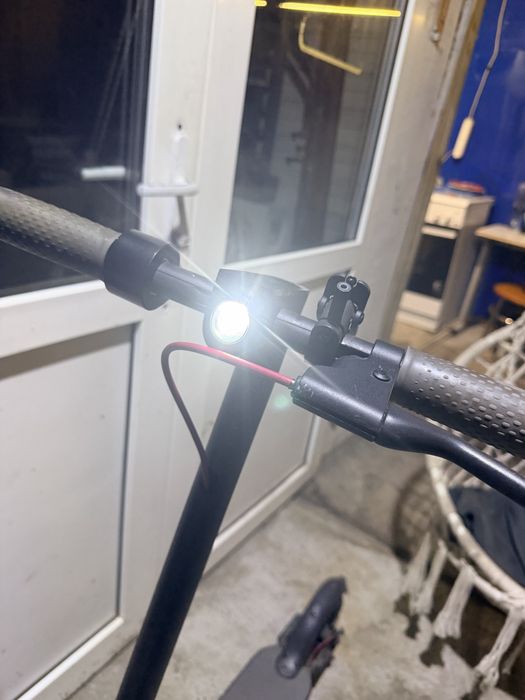 Trotinetă electrică Xiaomi Mijia M365 – Funcționare impecabilă
