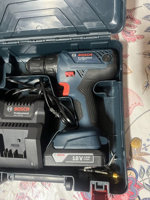 Шуруповерт фирмы Bosch