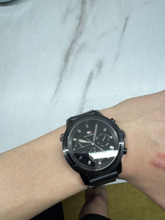 Tommy Hilfiger часы