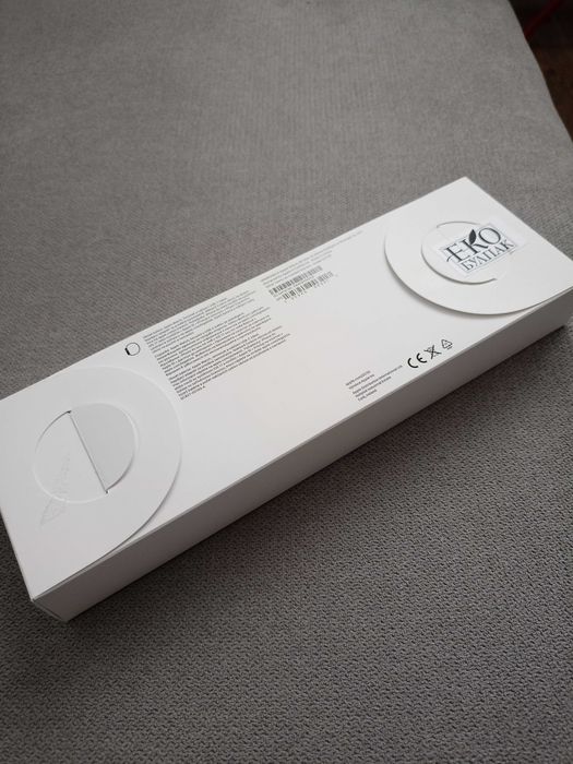 Нов, неизползван Apple Watch SE Gen 2 40 mm (GPS, Starlight)