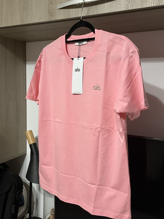 Tricou ALO Yoga nou.