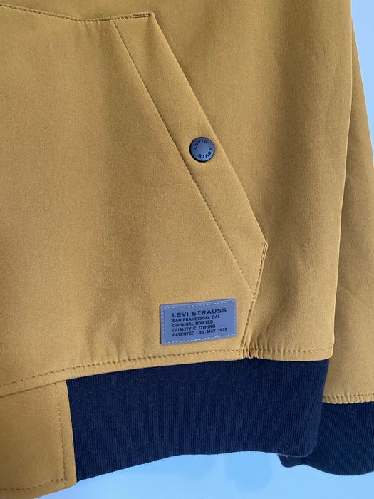 Geaca de ploaie Levi’s cu gluga