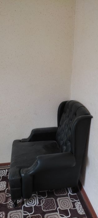 Kreslo sotiladi kojenniy