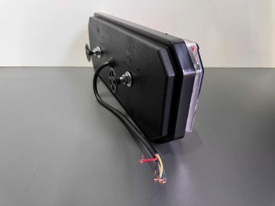 Lampa stop LED cu semnalizare dinamica, 35x13 cm