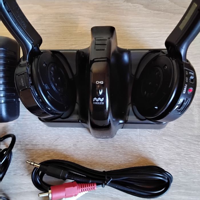 Sistem de căști stereo fără fir Sony TMR-IF240R baza incarcare,adaptor