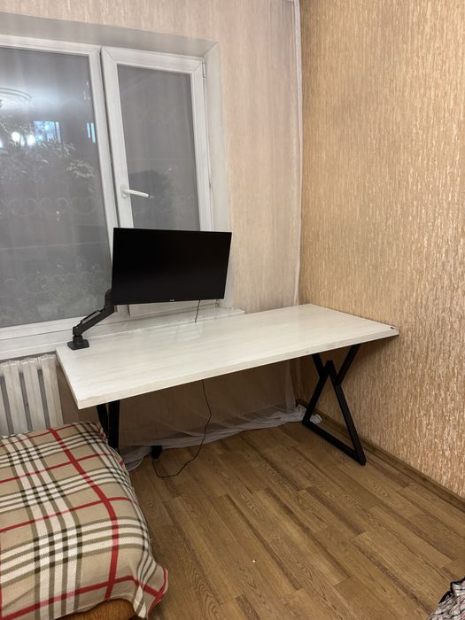 Срочно продам стол большой