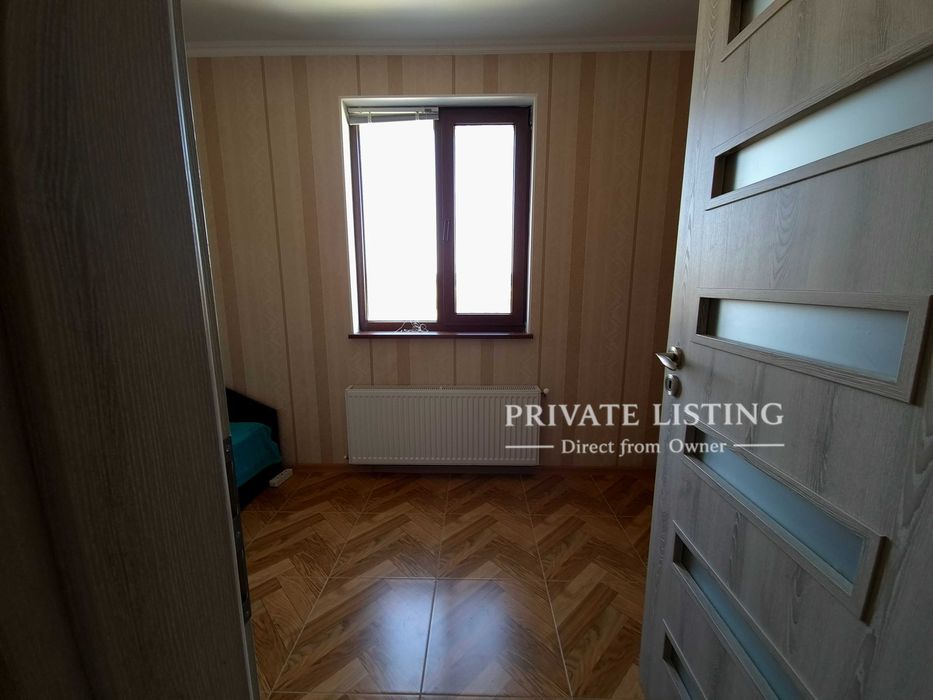 Триетажна тухлена къща с РЗП 257 кв.м, 5 спални, двор 1187 кв.м и централно отопление – с. Сенокос