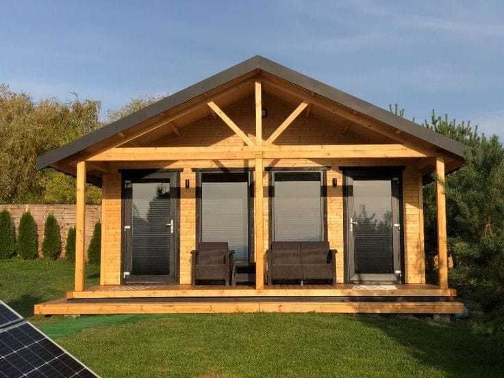 Case moderne pe structura metalica, cabane tip A frame la cheie