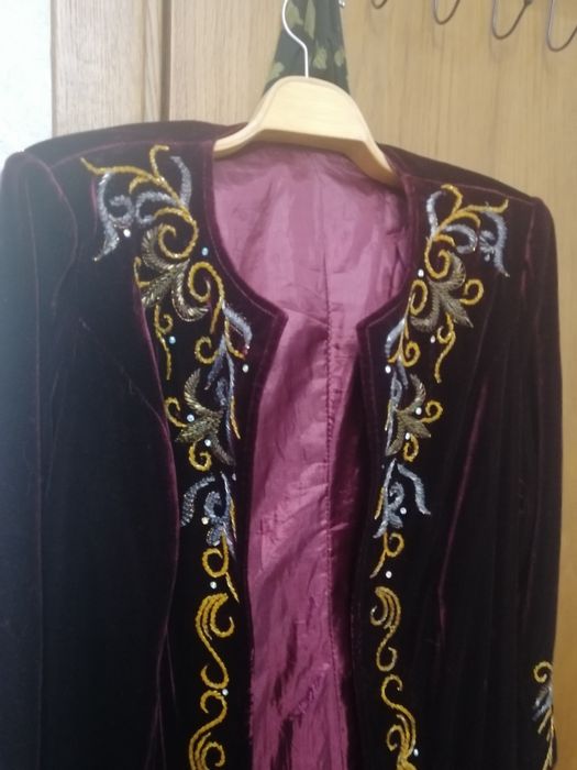 Продаётся женский чапан