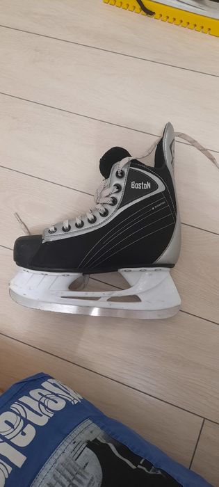 Коньки хоккейные