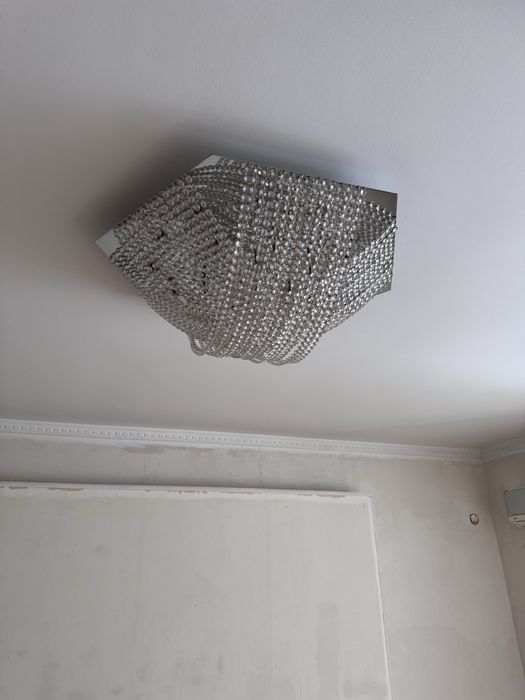 Люстры в зал или спальню