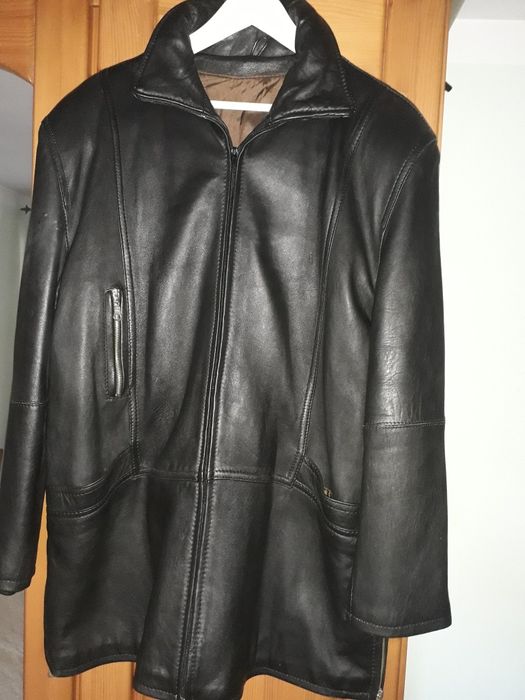 Haină din piele naturală,nr.52,Stare foarte bună!