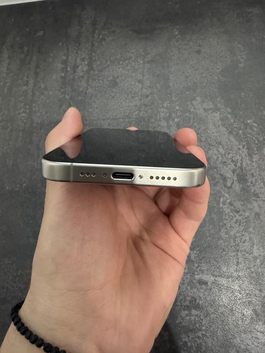 Iphone 15pro Natural Titanium 128gb.